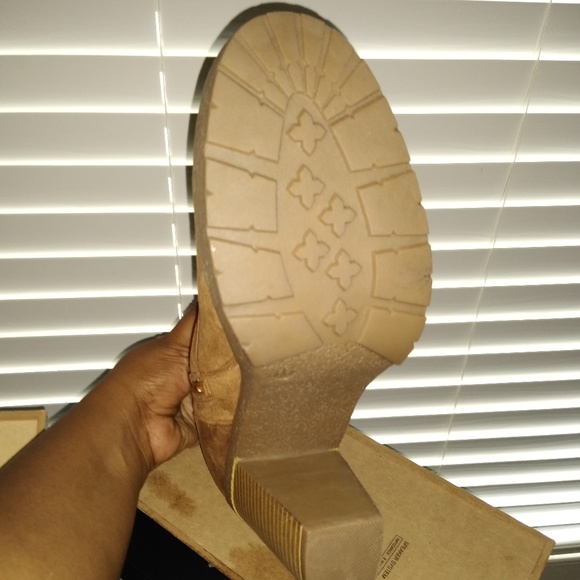 Heeled boots - Picture 6 of 6